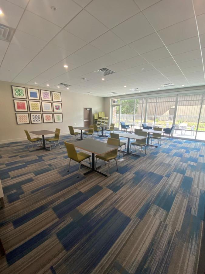 Holiday Inn Express & Suites - Madison West - Middleton By Ihg Kültér fotó