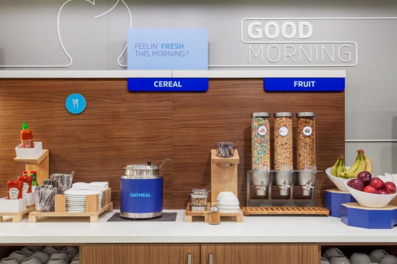 Holiday Inn Express & Suites - Madison West - Middleton By Ihg Kültér fotó
