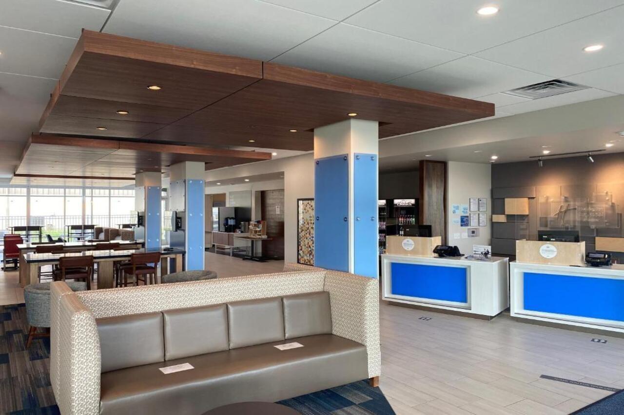 Holiday Inn Express & Suites - Madison West - Middleton By Ihg Kültér fotó