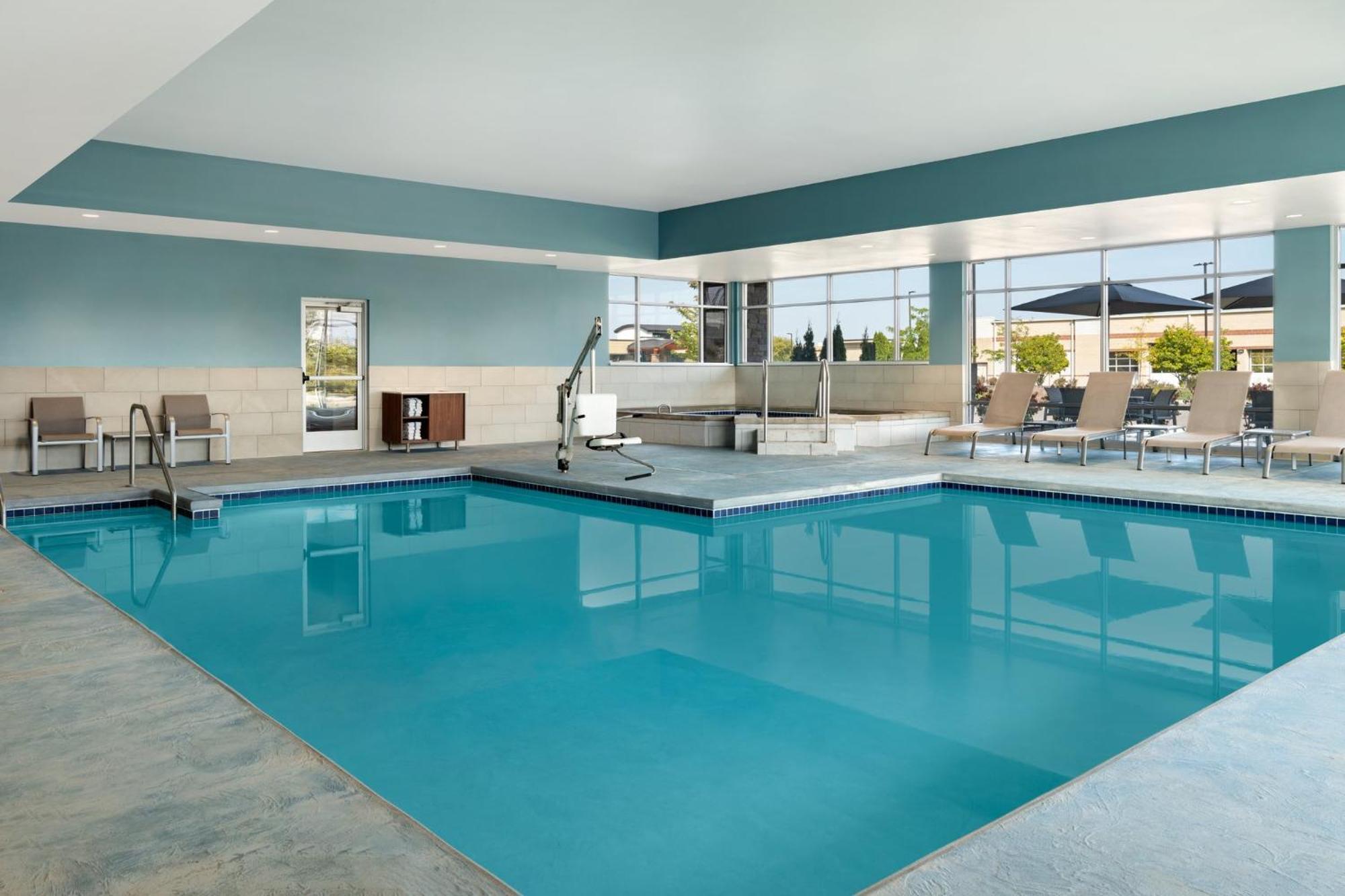 Holiday Inn Express & Suites - Madison West - Middleton By Ihg Kültér fotó